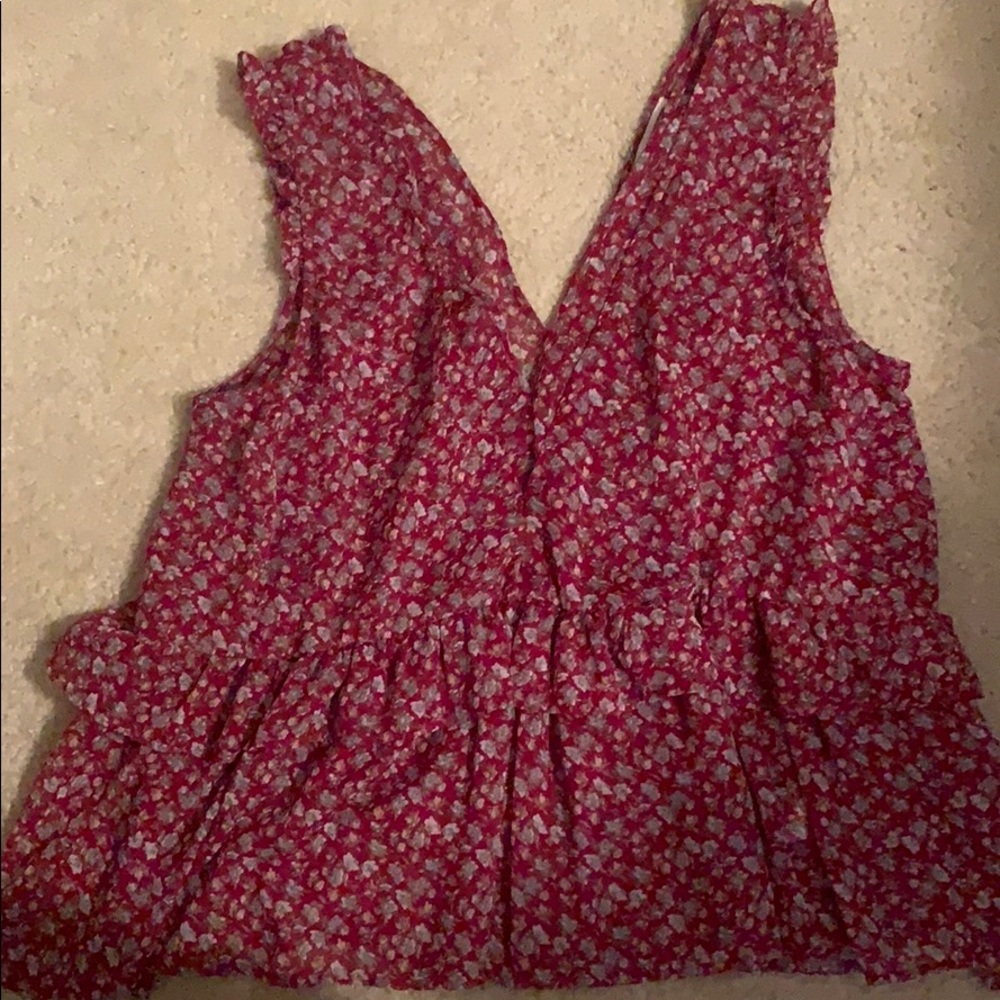 Top Red with flowers